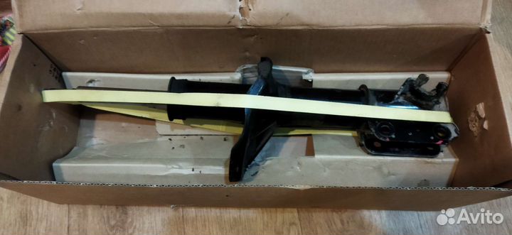 Стойка амортизатора передняя правая lacetti