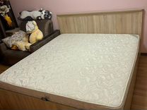 Кровать с тумбочками и матрасом 180*200 см