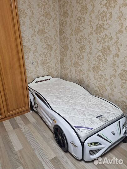 Детская кровать машина с матрасом