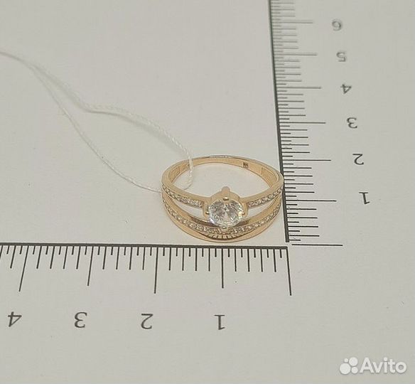 Кольцо с синтетическим камнем Золото