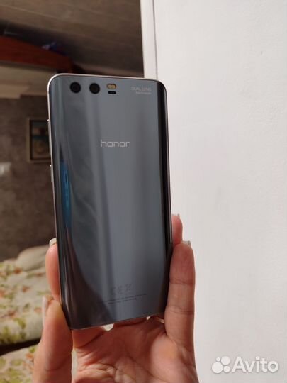 HONOR 9, 4/64 ГБ