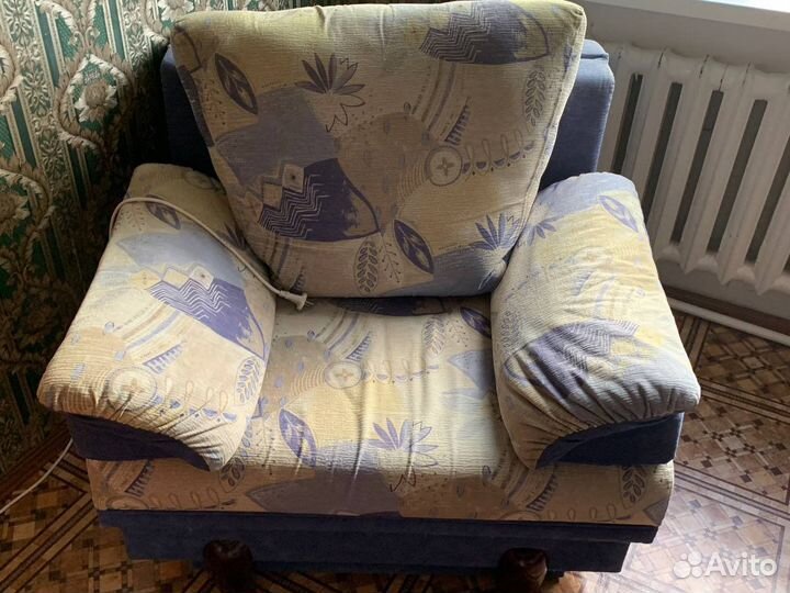 Диваны и кресло бу