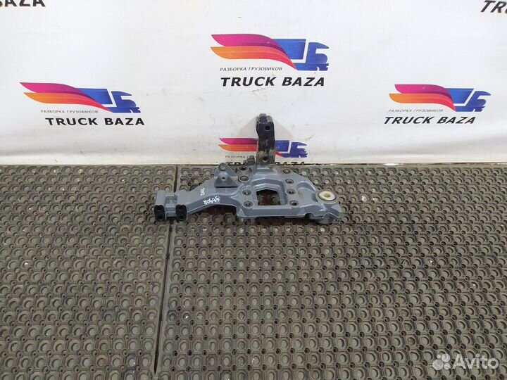 Кронштейн торсиона кабины правый Daf XF106