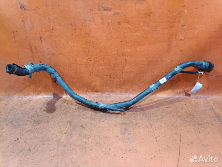 Горловина бака Toyota Noah ZRR70G