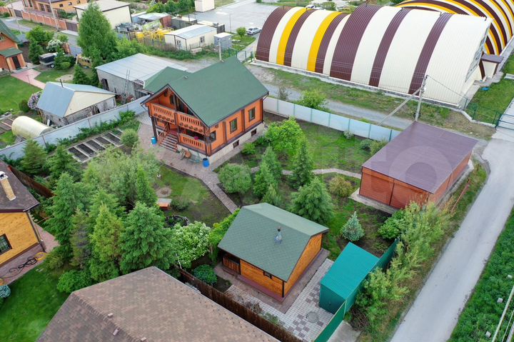 Коттедж 228 м² на участке 12 сот.