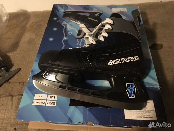 Коньки хоккейные