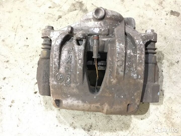 Суппорт передний правый Mercedes-Benz E-Class W211