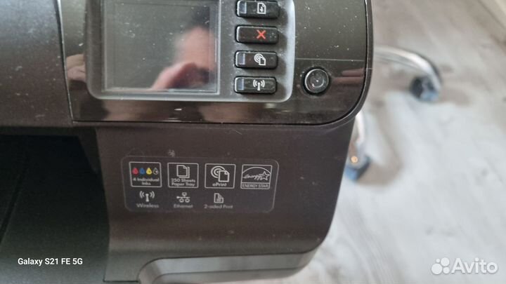 Цветной лазерный принтер HP 8100 Officejet Pro