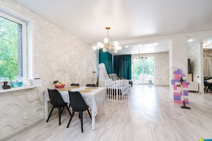 Коттедж 206,4 м² на участке 7,6 сот.