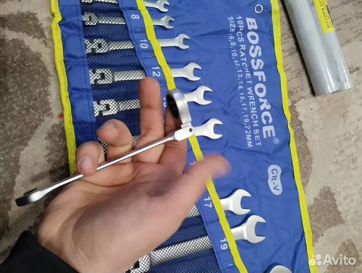 Набор ключей рожковых с трещоткой 6-22