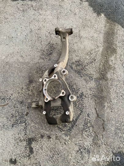 Поворотный кулак левый 8W0 407 253 F VAG