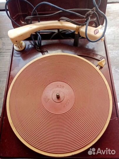 Проигрыватель грампластинок. Электрофон Фонола ммз