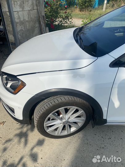 Крыло левое правое переднее Golf 7