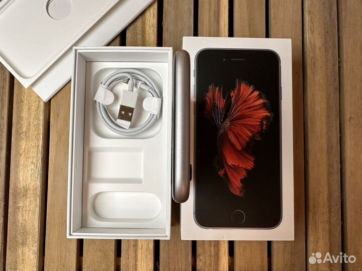 iPhone 6S, 32 ГБ