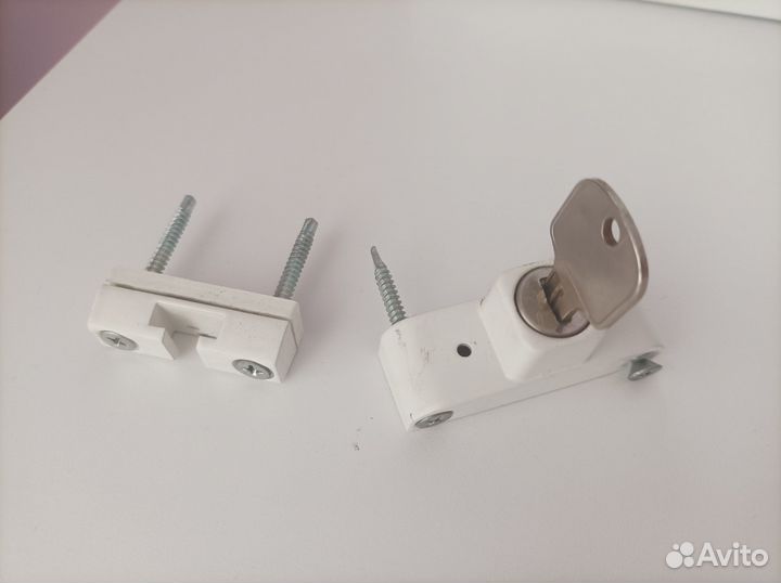 Детский замок на окно