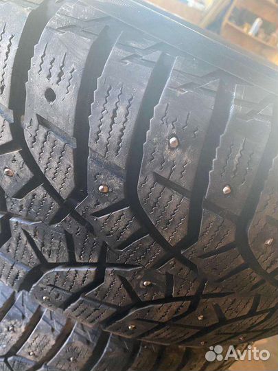 Bridgestone Blizzak Ice 285/60 R18