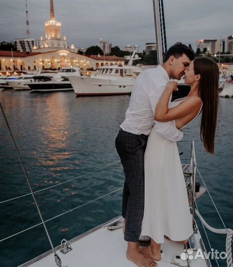 Парусная яхта, катер