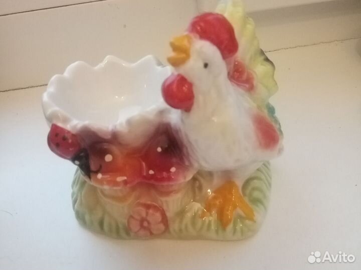 Продам фарфоровую статуэтку