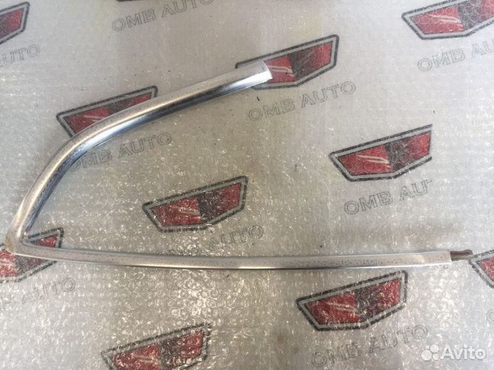 Молдинг наружний заднего левого стекла (глухого) А