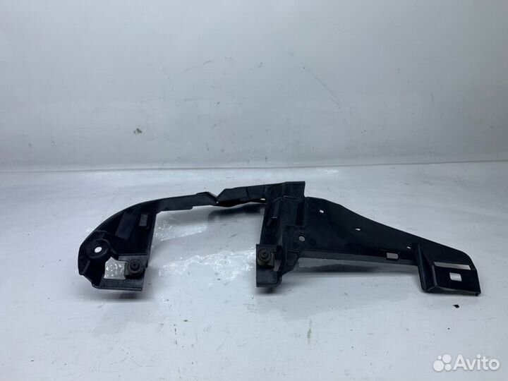 Кронштейн правый Mercedes-Benz Gl X166 4.7 2013