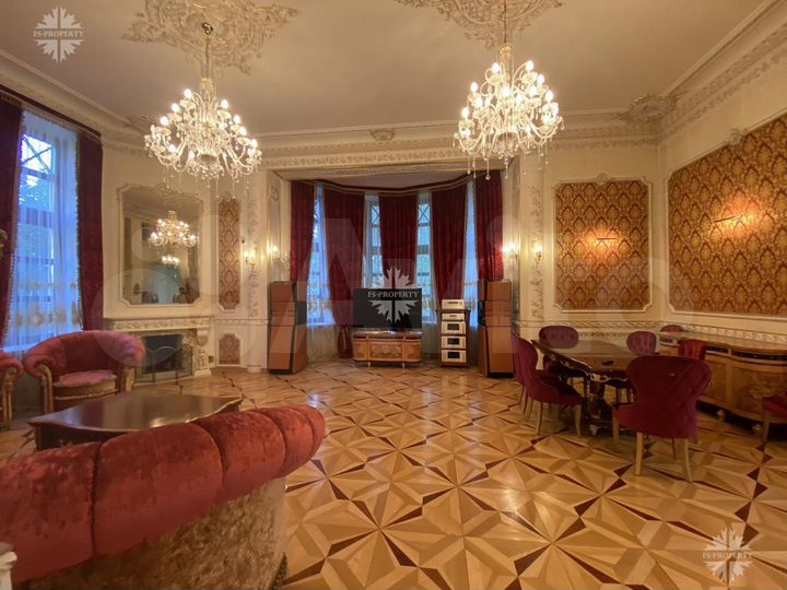 Коттедж 500 м² на участке 6 сот.