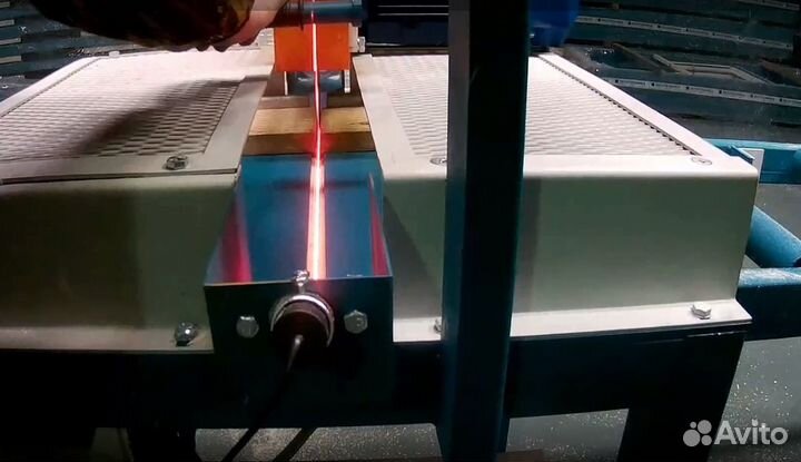 Торцовочный станок по дереву