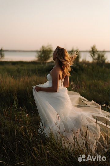 Свадебное платье 42 44 бу