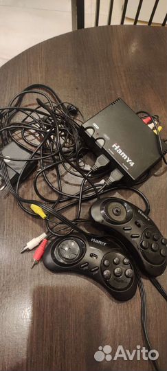 Игровая приставка денди и сега. hamy 4