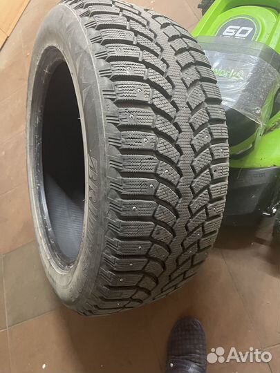 Bridgestone Blizzak Spike-01 255/55 R19 111T