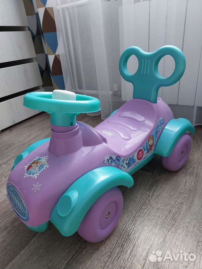 Машинка каталка для девочки