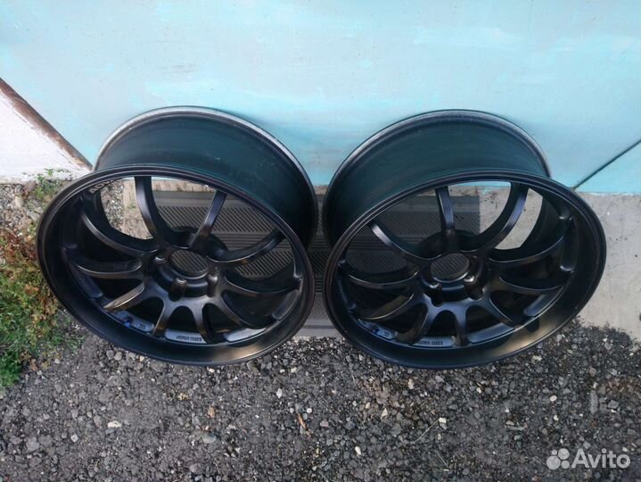 Advan Racing RS-D 18x8.0 ET37