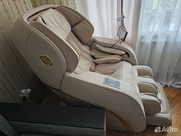 Массажное кресло Bodo Excellence Light Brown