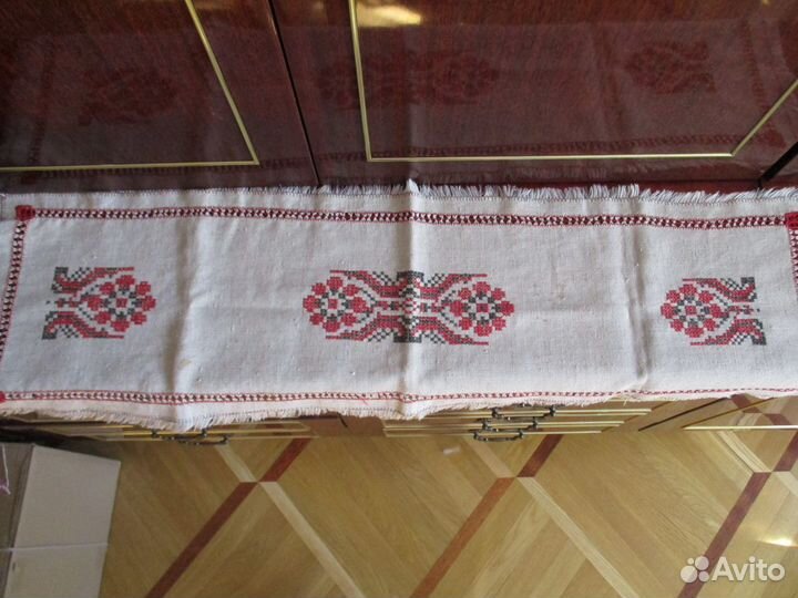 Для рукоделия нитки, бисер, мешковина