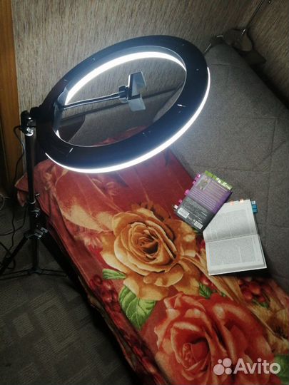 Кольцевая блогерская лампа