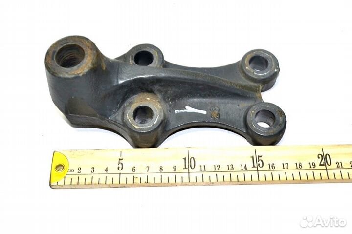 Кронштейн амортизатора ведущего моста, верхний лев