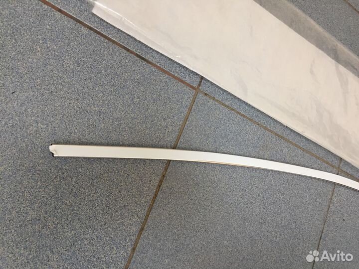 Молдинг двери передней правой Kia Sorento 3 Prime