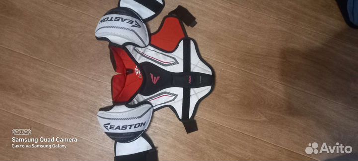 Нагрудник хоккейный