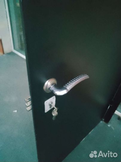 Дверь входная металлическая