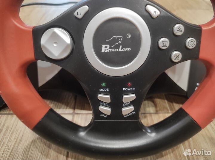 Игровой руль с педалями