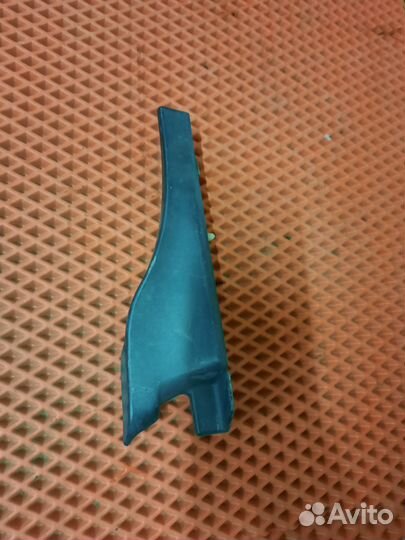 Уголок жабо левый Renault Logan 1