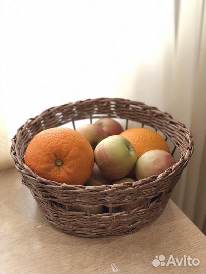 Корзина плетеная из бумажной лозы