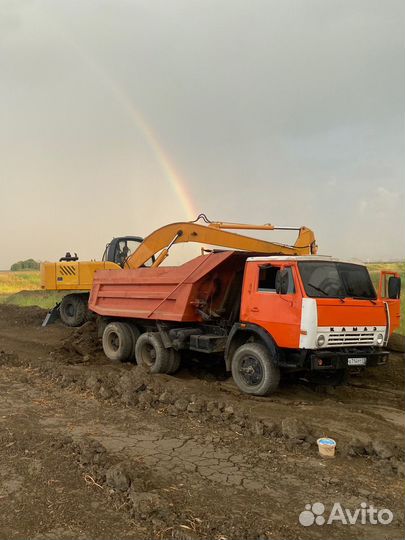 Водитель самосвала