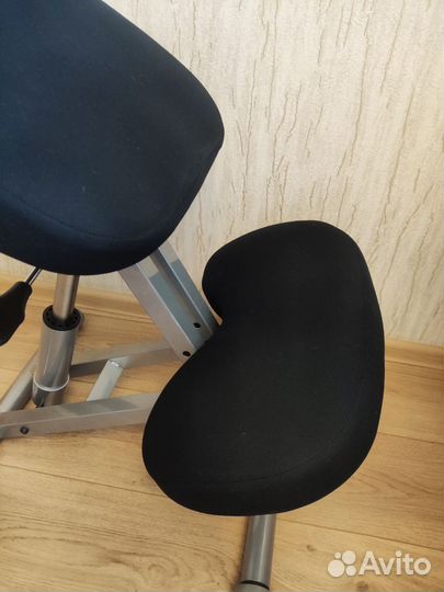 Коленный стул smartstool km01b