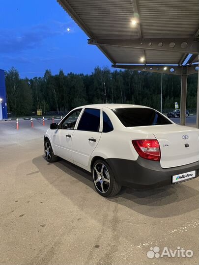 LADA Granta 1.6 МТ, 2017, 105 000 км