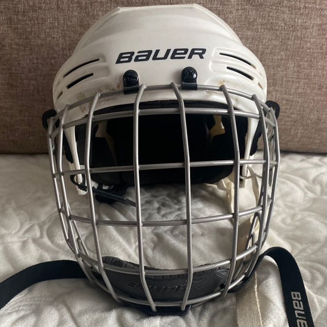 Шлема хоккейные bauer и CCM