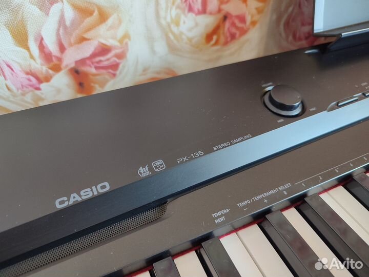 Цифровое пианино Casio Privia PX-135