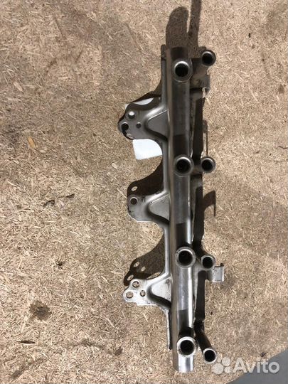 Топливная рампа volkswagen passat b7 CDA 1.8