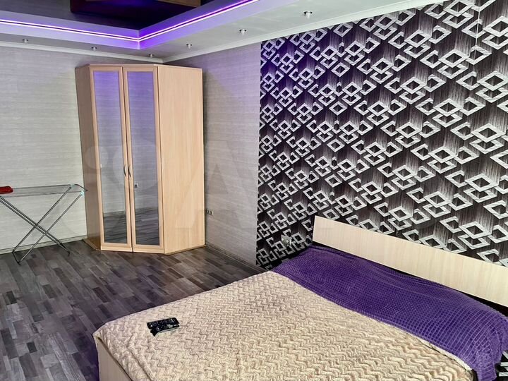 2-к. квартира, 61 м², 1/9 эт.