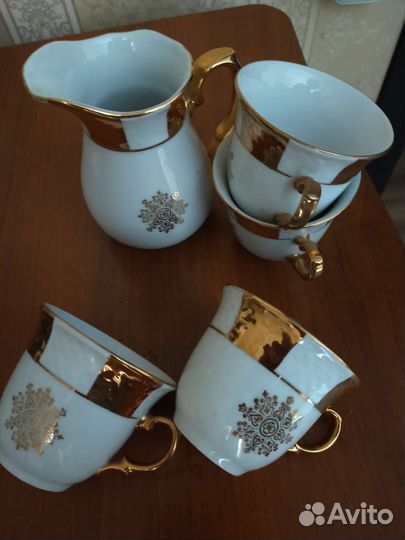 Фарфоровые чашки и молочник Чехословакия