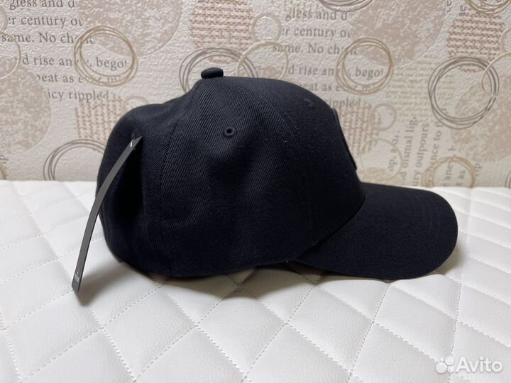 Бейсболка Stone Island закрытая